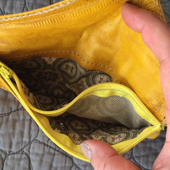 🎉Host Pick🎉 Handmade Moroccan Leather Wallet - Picture 3 of 5